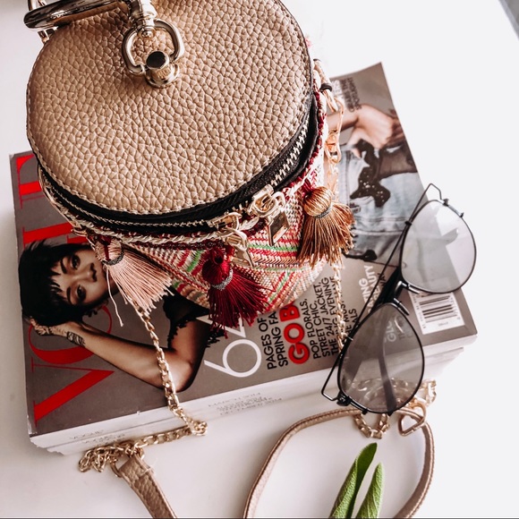 Calypso Tassel Bucket Bag ❤️ - Picture 2 of 8